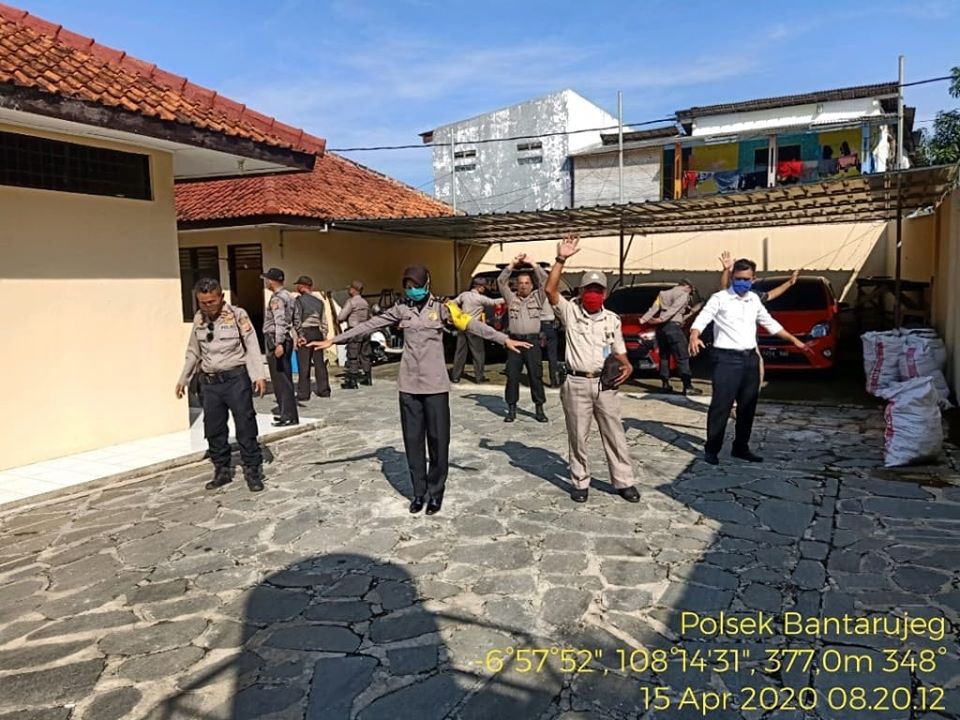 Senam Pagi, Jadikan Jajaran Polsek Bantarujeg Segar Dan Bugar