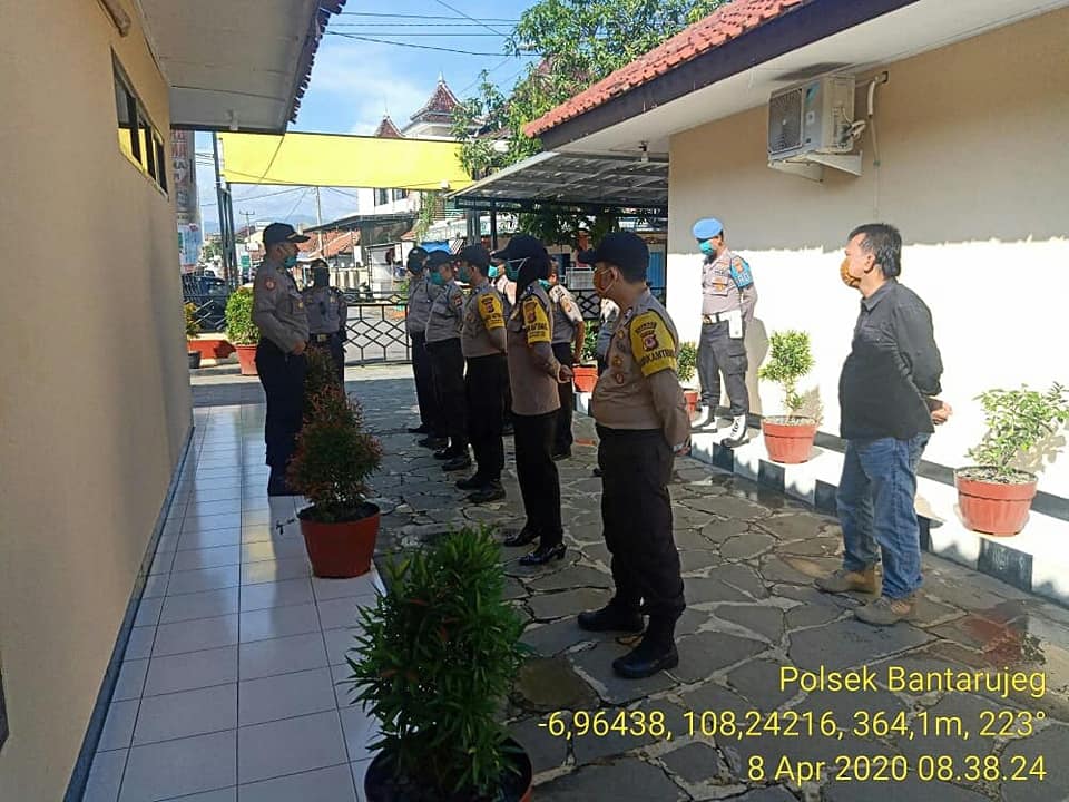 Apel Pagi Rutin, Kapolsek Bantarujeg Berikan Semangat Pada Anggotanya